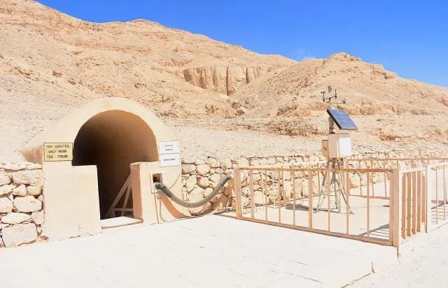 valley of queens - Egypt tour Magic