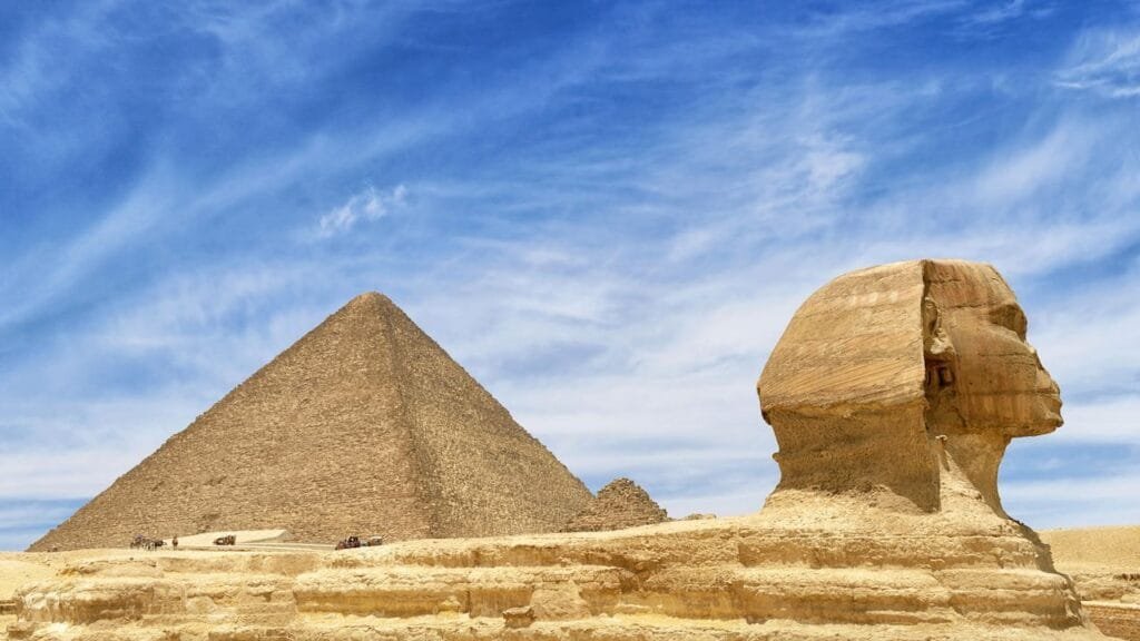 A Stunning Location at the Foot of the Pyramids