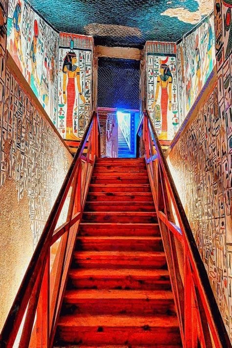 The Tomb of Nefertari 4