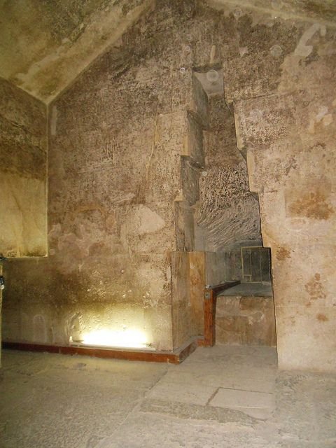 The Queens Chamber The Pyramid of Khufu