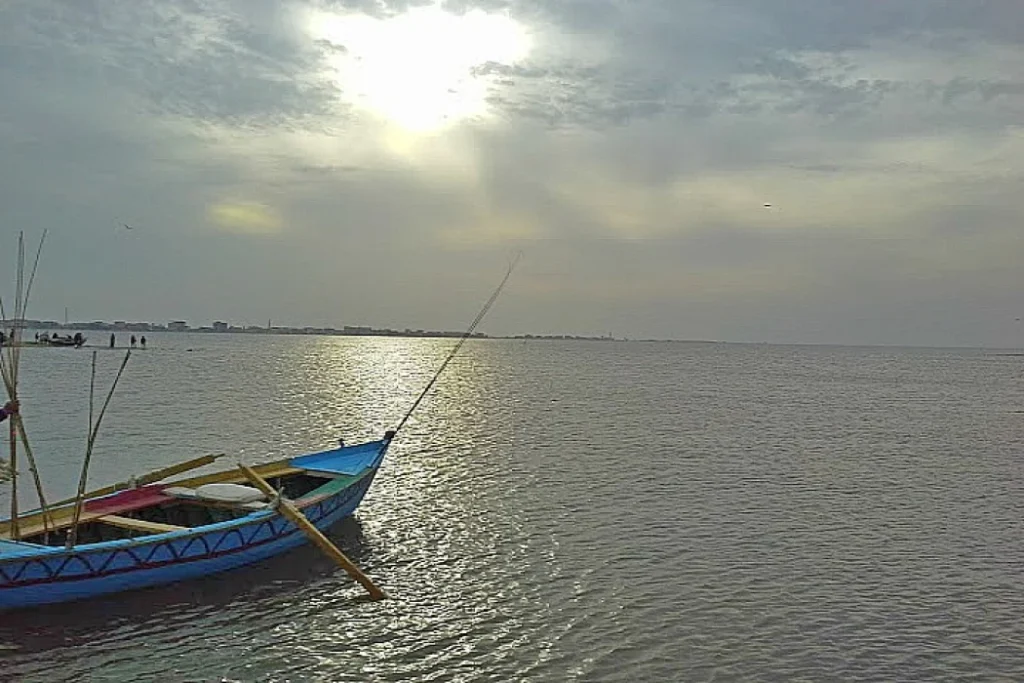 Travel to Lake Qarun in Egypt webp