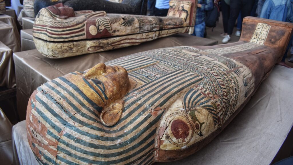 The Coffins and Hieroglyphic Inscriptions of Saqqara
