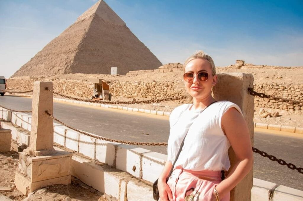 Expert Guides Who Bring History to Life - Egypt tour magic