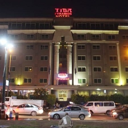 Tiba Pyramid Hotel in Giza, offering a stay near the Great Pyramids with Egypt Tour Magic.